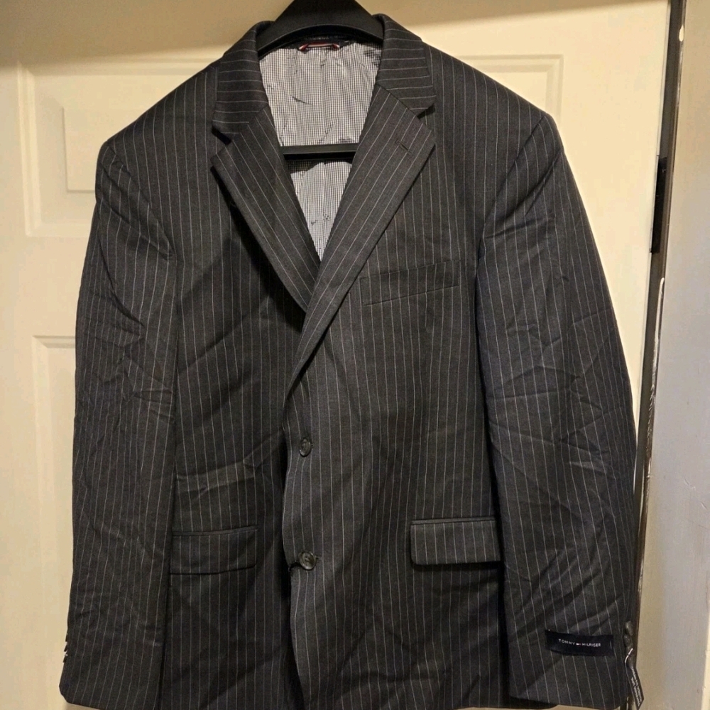 Tommy Hilfiger Men's Dark Gray / Black Pinstripe Sport Suit Coat 46R